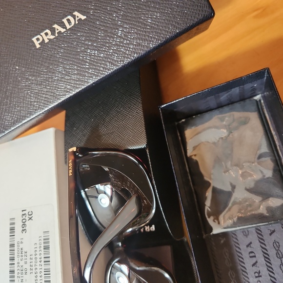 Prada Brown Tortoise Havana Sunglasses☀️⛅❄️ - Picture 10 of 12